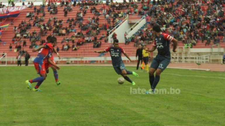 Incidencia del partido entre Wilstermann y Universitario en Sucre. | Foto: Late