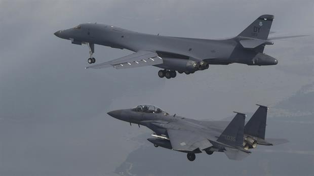 Trump le responde a Kim Jong-un y envía dos bombarderos supersónicos a Norcorea