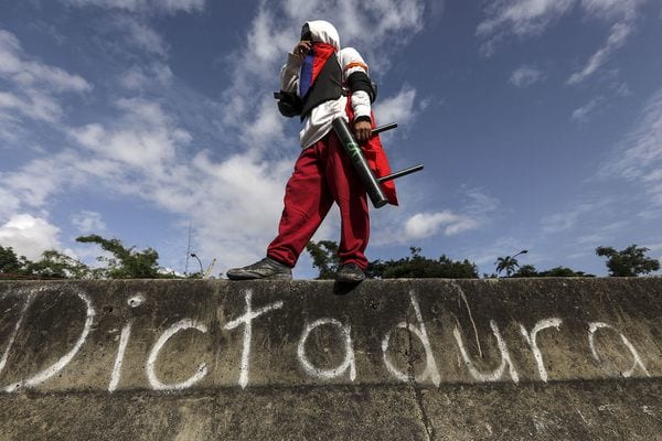 “Dictadura”, la palabra más representativa de lo que ocurre en la Venezuela de Nicolás Maduro. La comunidad internacional no reconocerá los resultados de los comicios de este domingo (EFE)
