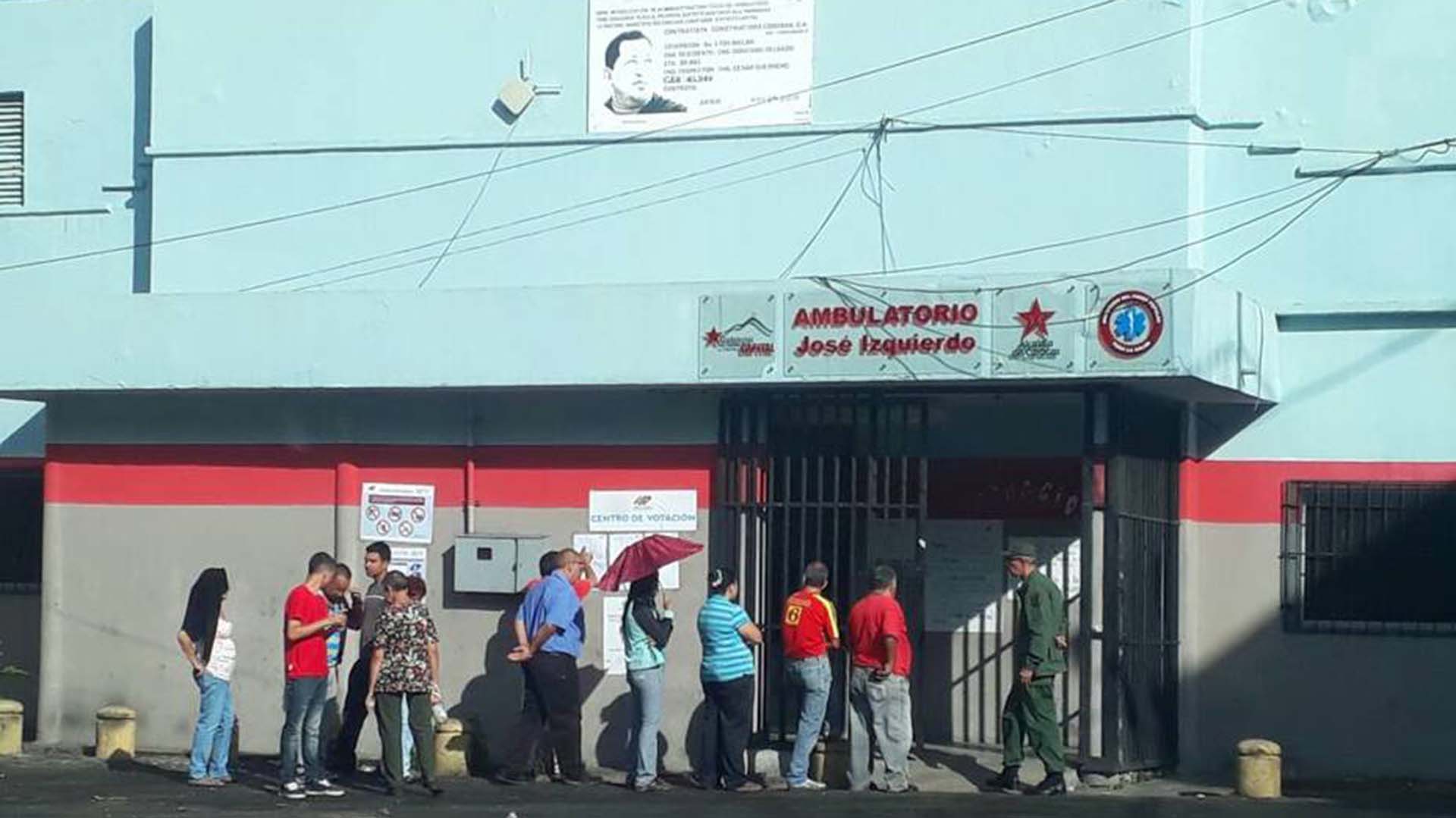 Un retrato de Chávez no lograr atraer a más gente a votar en La Pastora el domingo (El Nacional)
