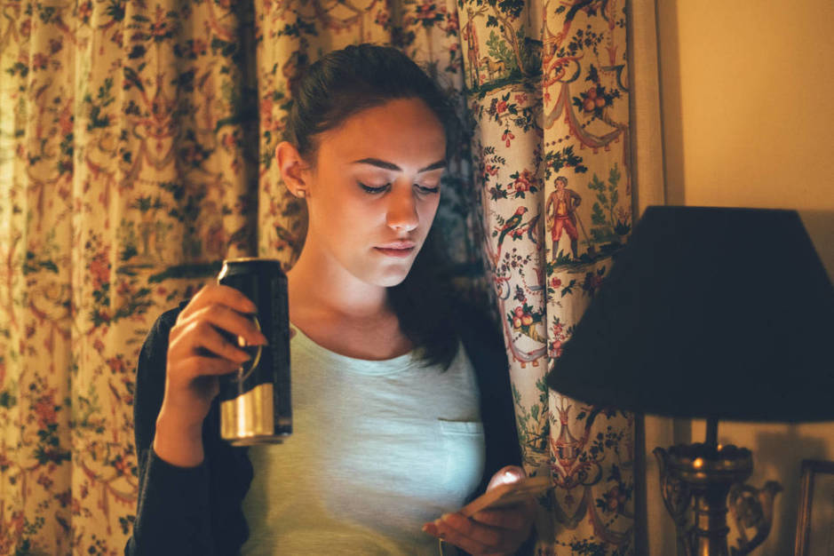 Cuando cuentas las calorías que has gastado con una mano mientras te bebes una cerveza con la otra. (iStock)