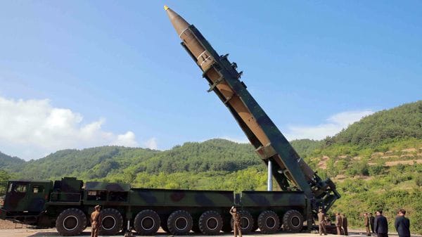 Hwasong-14, el primer misil balístico intercontinental de Corea del Norte (Reuters/KCNA)