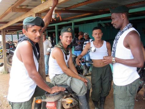 Un grupo de guerrilleros de las FARC. Foto: http://www.elmundo.es 
