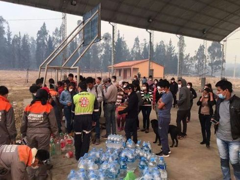 Las brigadas de emergencia trabajan desde hace días en la zona en la que se ha producido el incendio. Foto: El País de Tarija