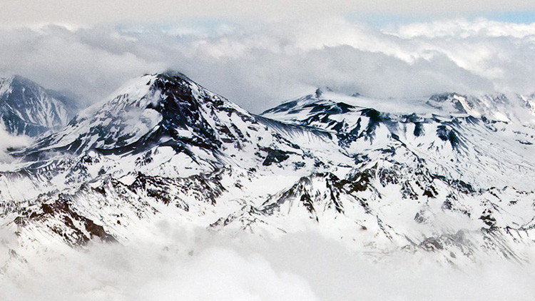 El volcán Tupungatito, en la frontera entre Argentina y Chile, registra un disparo sísmico