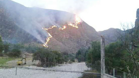 Imágenes del incendio en la Reserva de Sama – Tarija. Foto: Gobernación de Tarija