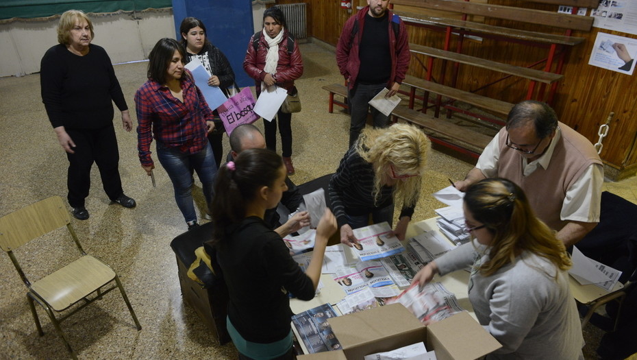 Elecciones PASO 2017: Según el Gobierno, "el escrutinio provisorio terminó y hay empate técnico" entre Esteban Bullrich y Cristina Kirchner