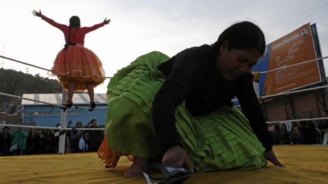 Cholitas luchadoras en La Paz