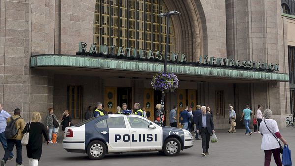 El sospechoso fue detenido, anunció la policía de Finlandia, precisando que buscaba a otros posibles sospechosos (AFP)