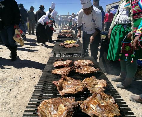 Una gran variedad de platos típicos fueron presentados en la XI Feria de Camélidos en Turco, Oruro: Foto: Juan Mejia