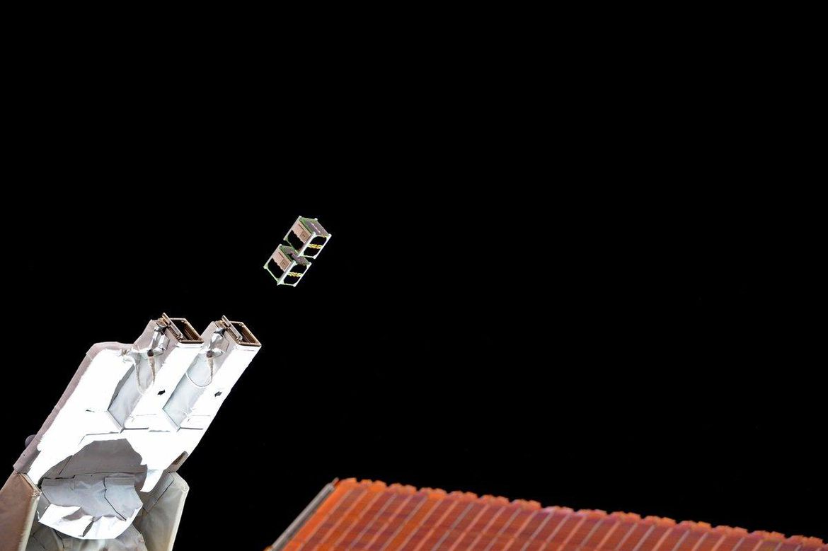Lanzamiento de microsatélite
