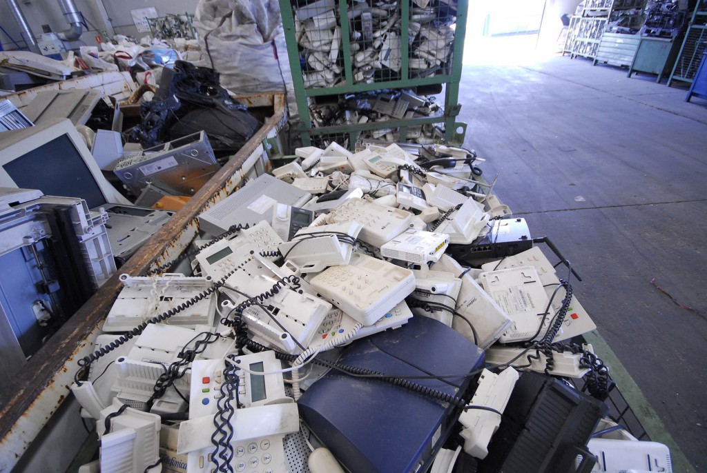 Resultado de imagen de dos meses 17 toneladas de residuos electrónicos para reciclar