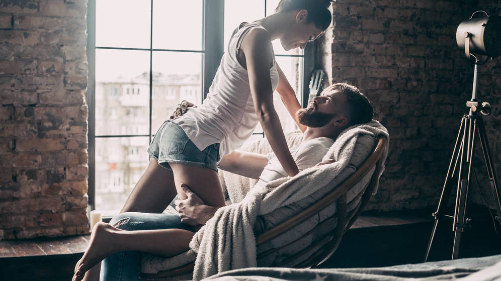 Foto: Puedes adelgazar haciendo de todo, incluso el amor. (iStock)