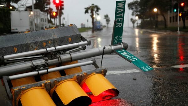 El huracán Harvey se degradó este sábado a categoría 1