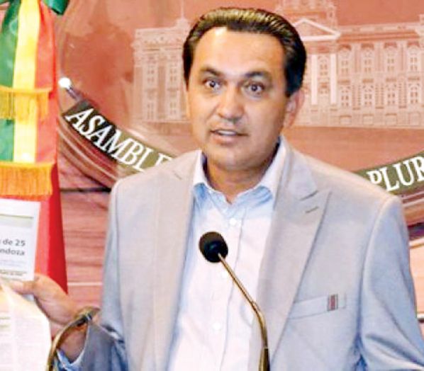 Resultado de imagen de El senador de la opositora Unidad Demócrata (UD), Yerko Núñez