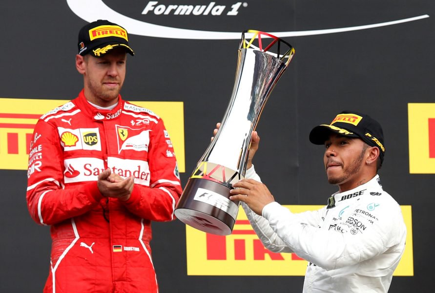 El alemán Sebastian Vettel (Ferrari) y el británico Lewis Hamilton (Mercedes). REUTERS/Francois Lenoir TPX IMAGES OF THE DAY