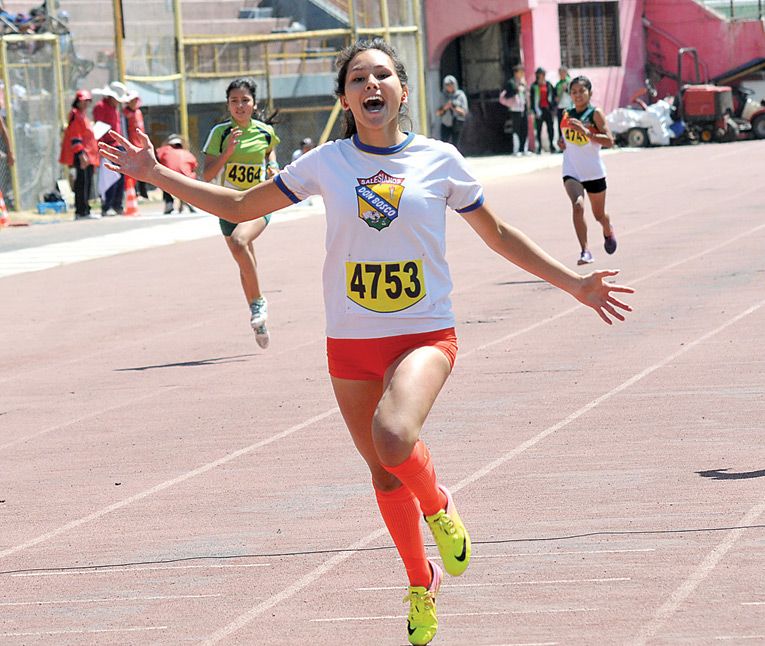 LUCÍA SOTOMAYOR CELEBRA LA VICTORIA EN SU PRUEBA REINA.