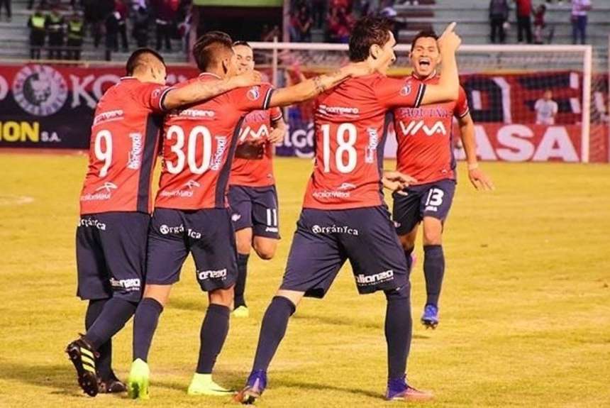 Jorge Wilstermann quedó puntero en Bolivia.