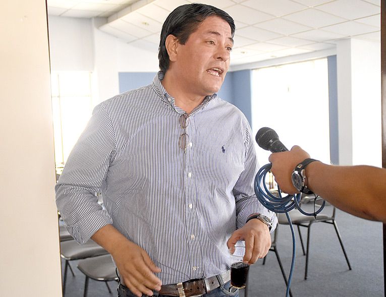 VÍCTOR HUGO PÉREZ, BRINDANDO DECLARACIONES. DICO SOLÍS