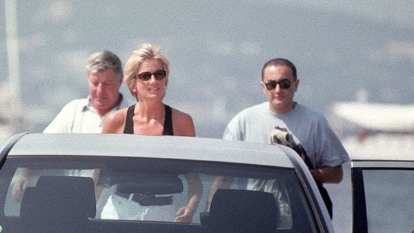 Diana, en un paseo por el Mediterráneo con Dodi al Fayed, pocos meses antes de su muerte