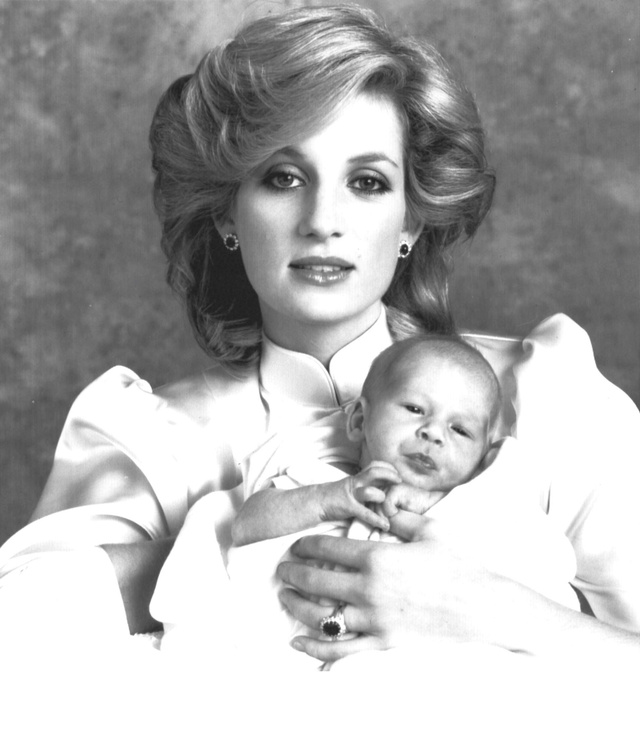 Diana, con Guillermo en brazos.