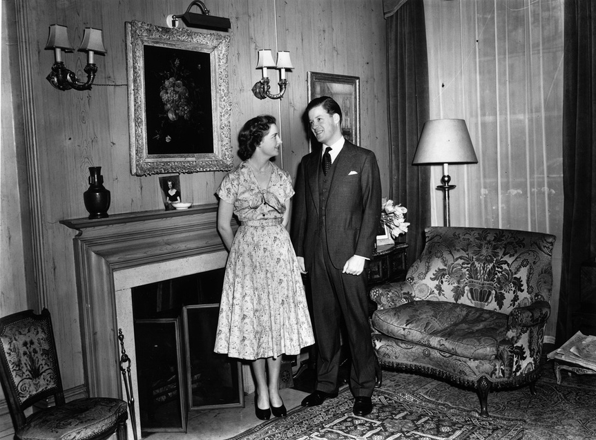 John Spencer, VIII conde de Spencer, con Frances Roche, su primera mujer y madre de la princesa Diana.