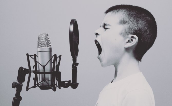 ¿Sabes cómo le suena tu tono de voz a las demás personas?