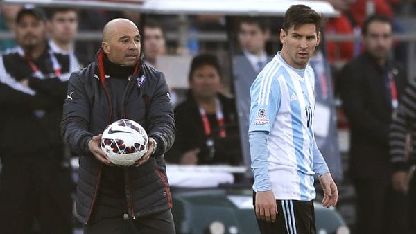El entrenador argentino Jorge Sampaoli y su máxima estrella, Lionel Messi (AP Photo/Ricardo Mazalan)