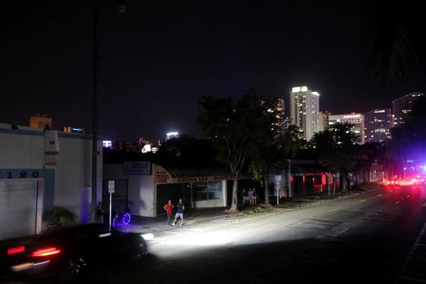 Muchas zonas de Miami quedaron sin energía (Reuters)