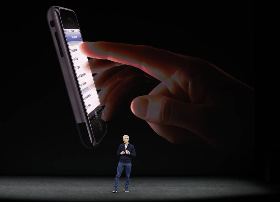 Tim Cook, CEO de Apple, presenta el nuevo iPhone 8.