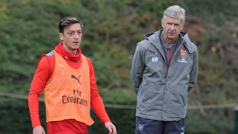 Resultado de imagen para wenger y ozil 2017