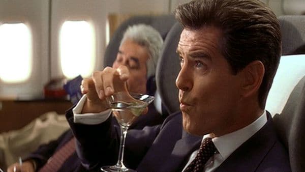 James Bond, mítico bebedor de Martinis, los prefería con vodka
