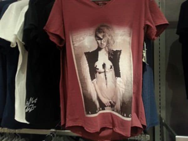 Rolien estampada en una camiseta de 63 euros