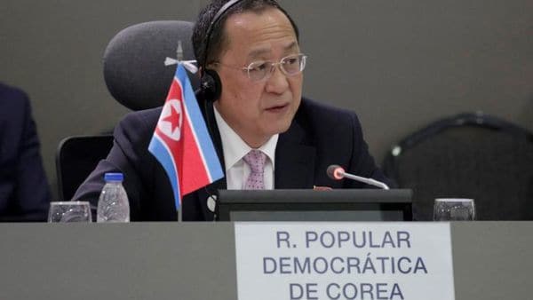 El canciller norcoreano Ri Yong-ho