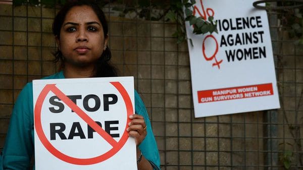 “Basta de violaciones”, “No a la violencia contra las mujeres” (Archivo)