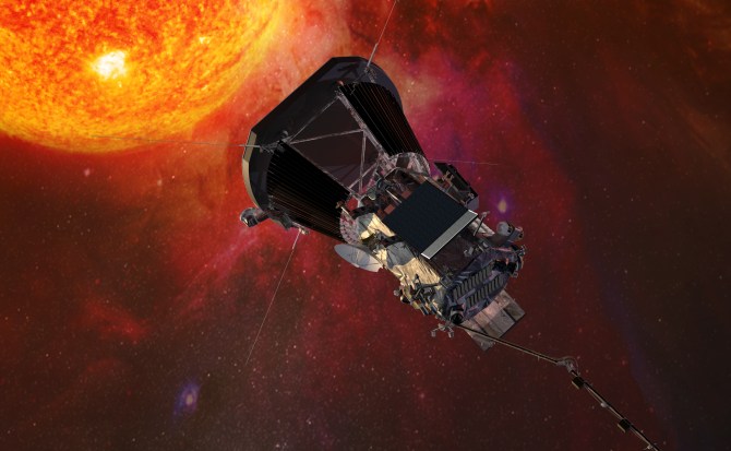 La NASA presenta el escudo térmico de su peligrosa misión al Sol
