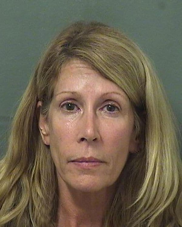 Kathleen Regina Davis fue detenida por intento de homicidio