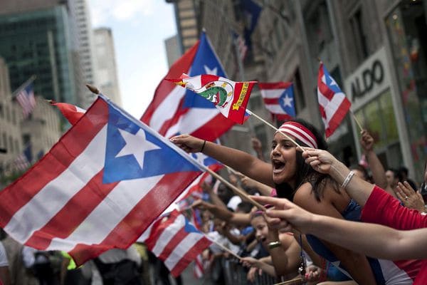 Además de tener pasaporte estadounidense, los boricuas tienen familias en grandes comunidades del país, como es el caso de la de Nueva York. (Getty Images)