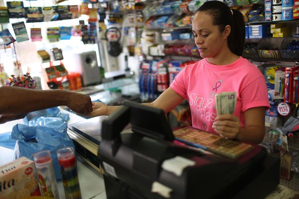Algunos congresistas de los Estados Unidos consideran que Puerto Rico necesita ayuda para reconstruirse y postponer su deuda para reanimar la economía. (Joe Raedle/Getty Images)