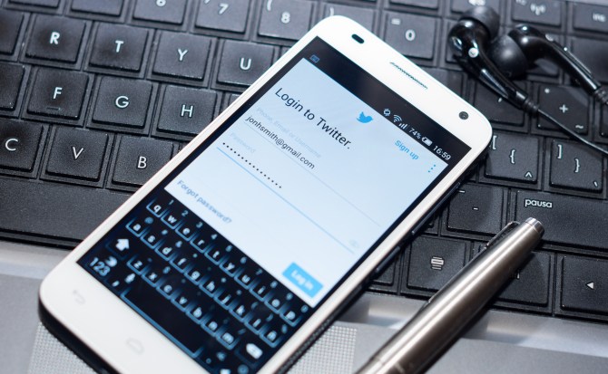 Rusia utilizó 200 cuentas falsas para difundir información en Twitter