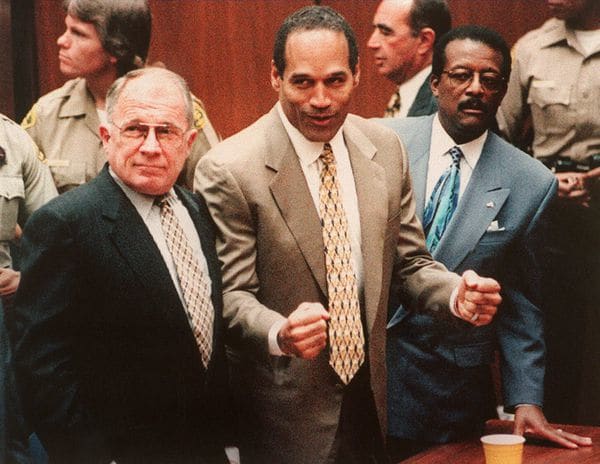 OJ Simpson fue absuelto por una corte penal por el asesinato de Nicole Brown y Ron Goldman (Getty Images)