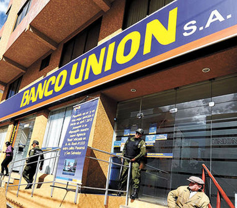 La fachada del Banco Unión en la zona de Miraflores. Foto: Eduardo Schwartzberg-archivo 