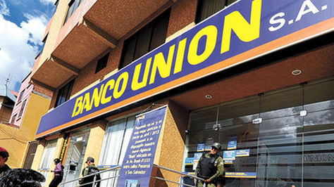 La fachada del Banco Unión en la zona de Miraflores. Foto: Eduardo Schwartzberg-archivo 