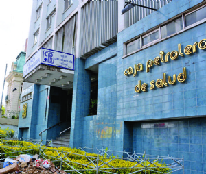 Caja Petrolera adjudicó millonario seguro pese a irregularidades