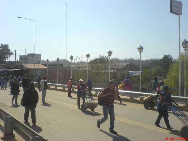 Puente Internacional que une San José de Pocitos (Bolivia) con Salvador Mazza. (Foto: Archivo elchacoinforma.com)