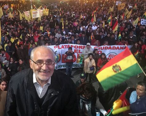 Carlos Mesa en la concentración ciudadana en la Plaza de San Francisco por el No a la repostulación