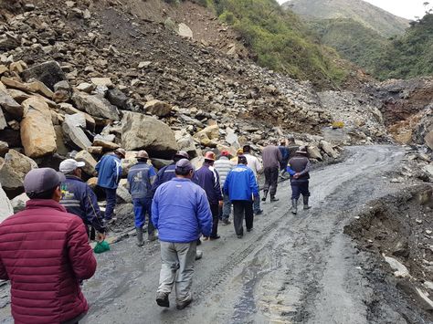 Mineros de la cooperativa Yani siguen con la labor de rescate del fallecido.