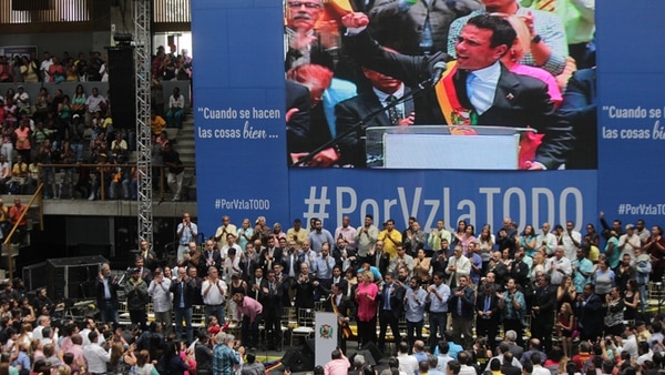 Carpiles advirtió que el acto de hoy no fue un adiós “sino un hasta luego” (Pablo Villarreal)