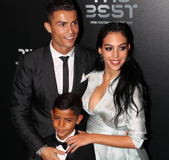 Image result for ronaldo y Georgina Rodríguez
