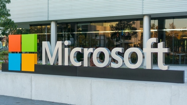 Los centros de Microsoft son “hiper escala”, pues manejan más de 600.000 servidores y cada uno tiene un tamaño equivalente a 16 canchas de fútbol (Shutterstock.com)